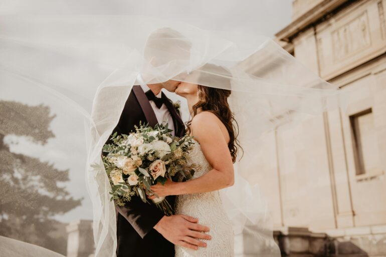 Best Wedding Kiss 2024